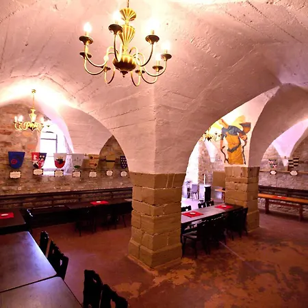 Schloss 3*