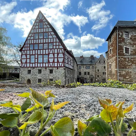 Schloss 3*