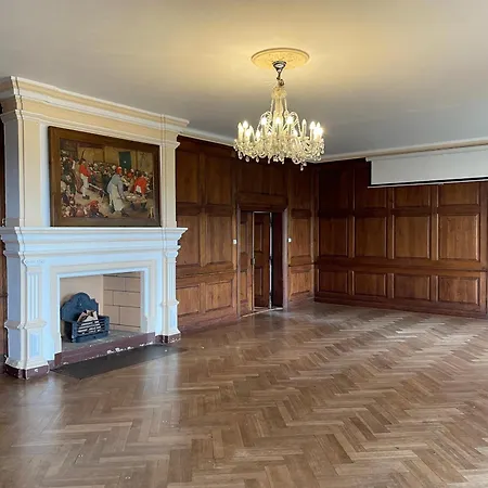 Schloss 3*