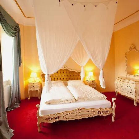 Schloss Hotel 3*