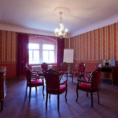 Schloss 3*